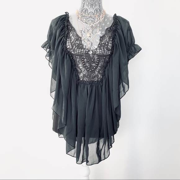 Free People Tops - ✨❄️HP❄️✨ FREE PEOPLE 'HEARTS FLUTTER' BLOUSE